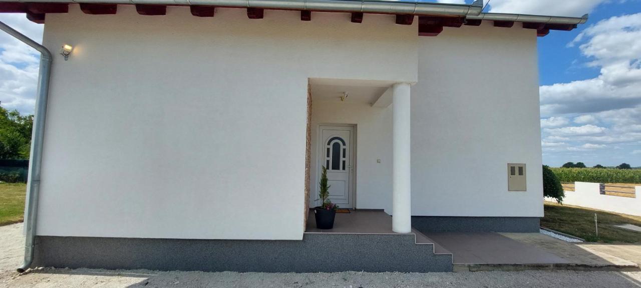 Kuca Za Odmor Domus Alba Branjin Vrh Exterior foto